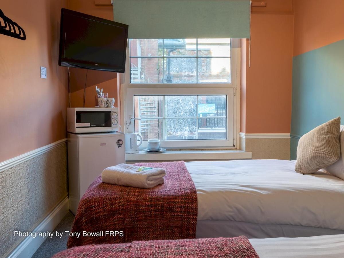 Pass The Keys Room 14 Twin The Blessed Elizabeth Boutique Suite Hove Esterno foto