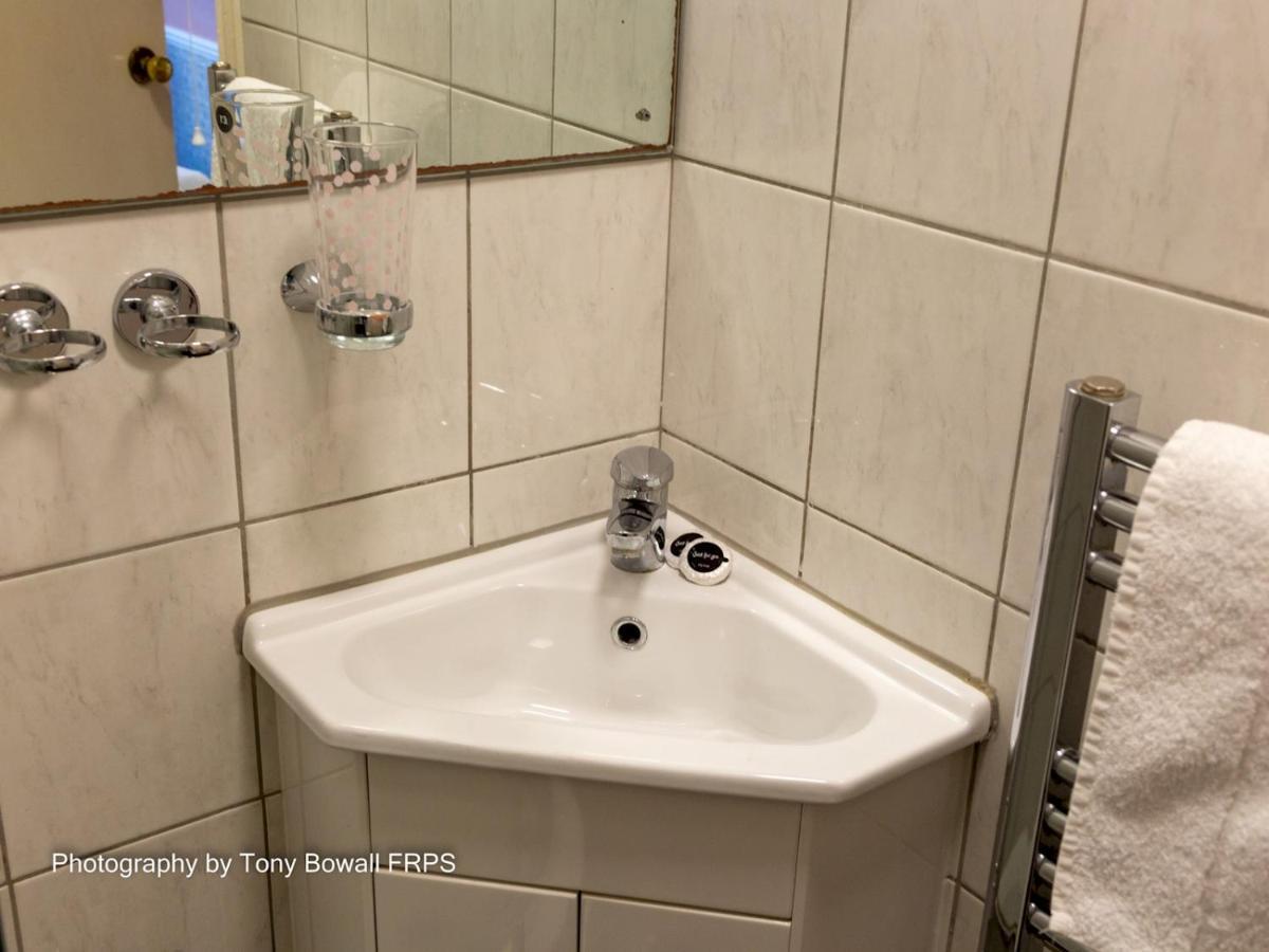 Pass The Keys Room 14 Twin The Blessed Elizabeth Boutique Suite Hove Esterno foto