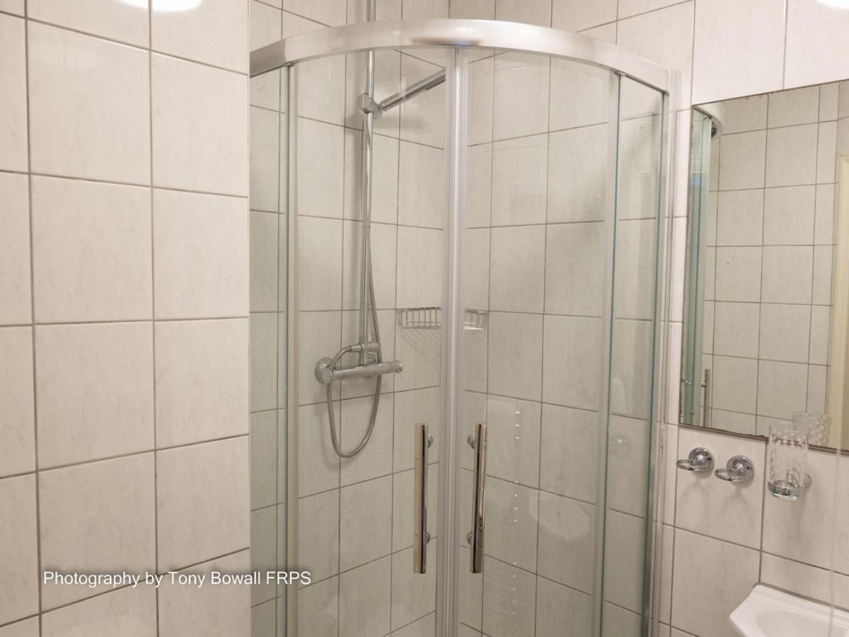 Pass The Keys Room 14 Twin The Blessed Elizabeth Boutique Suite Hove Esterno foto